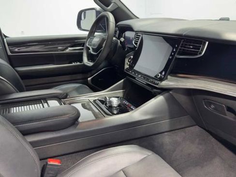 Used 2022 Jeep Wagoneer Series II w/ Premium Group I image 12