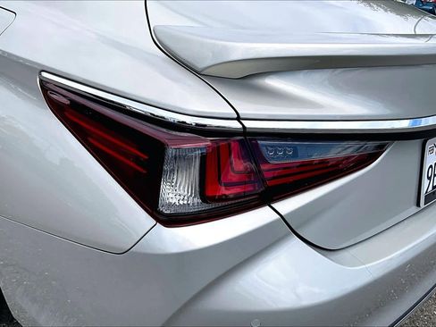 Used 2023 Lexus ES 300h w/ Premium Package FWD image 28
