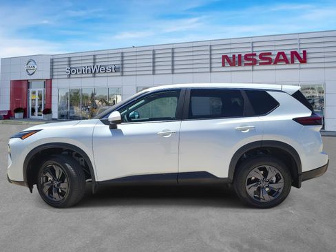 New 2026 Nissan Rogue SV FWD image 8