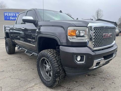 Used 2016 GMC Sierra 2500 Denali w/ Duramax Plus Package image 4