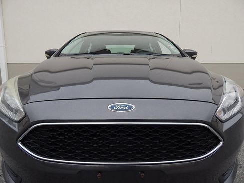 Used 2015 Ford Focus SE image 9