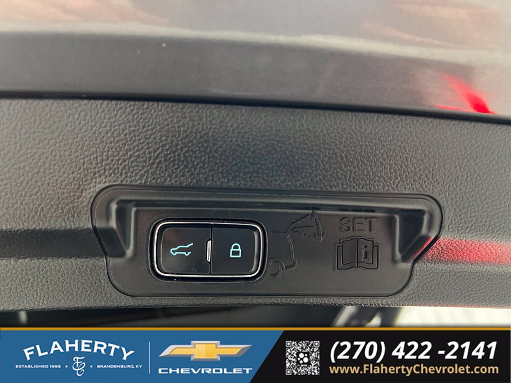 Used 2024 Ford Explorer XLT w/ Equipment Group 202A RWD image 21