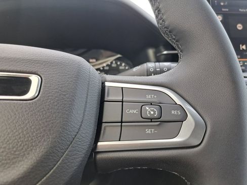 New 2026 Jeep Compass Latitude image 13