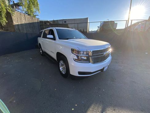 Used 2018 Chevrolet Suburban LT AWD/4WD image 8