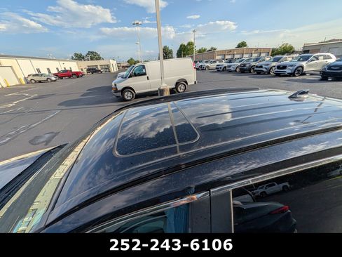 Used 2019 Toyota RAV4 XLE w/ Convenience Package FWD image 9