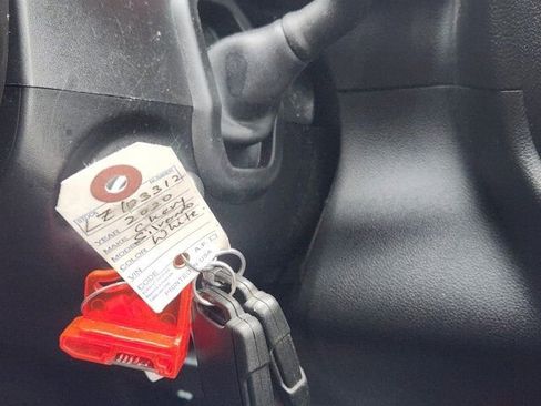 Used 2020 Chevrolet Silverado 1500 Custom w/ Custom Value Package image 8