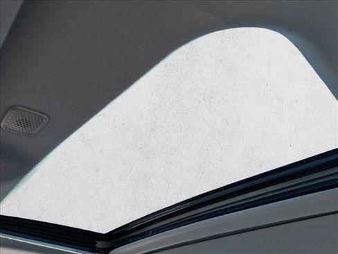 Used 2023 Toyota Highlander XLE image 16