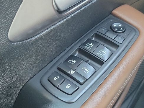 Used 2018 Chrysler Pacifica Limited w/ Advanced Safetytec Group image 25