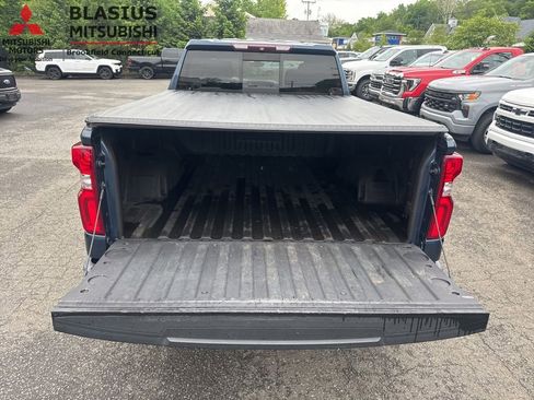 Used 2019 Chevrolet Silverado 1500 High Country w/ Technology Package AWD/4WD image 11