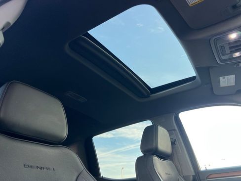 Used 2023 GMC Sierra 1500 Denali w/ Denali Reserve Package image 21