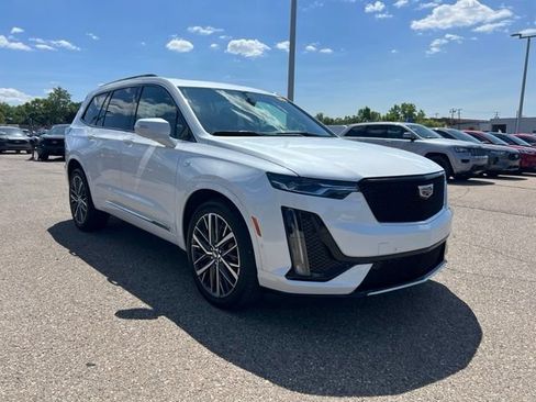 Used 2024 Cadillac XT6 Sport w/ Technology Package AWD/4WD image 2