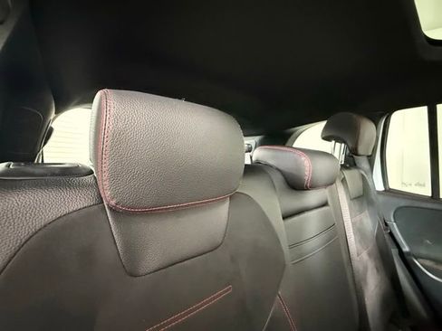 Used 2021 Mercedes-Benz GLB 250 image 28