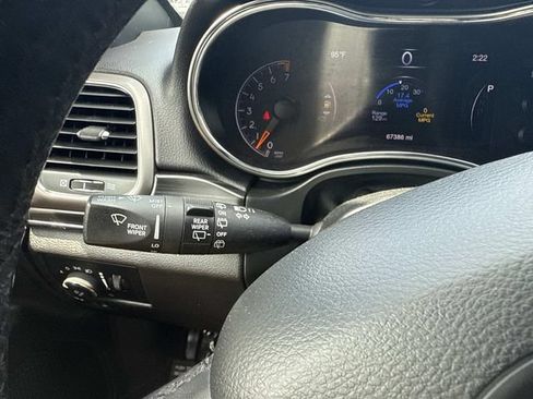 Used 2020 Jeep Grand Cherokee Limited w/ Luxury Group II AWD/4WD image 37