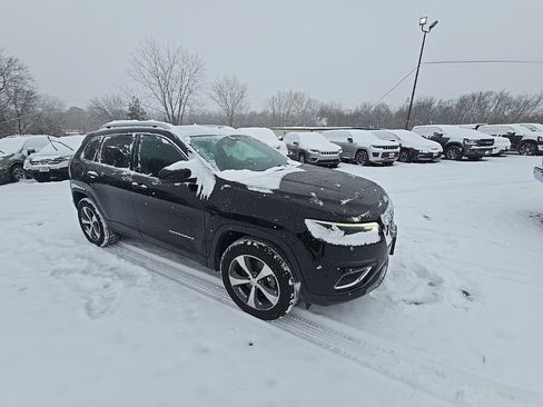 Used 2019 Jeep Cherokee Limited image 10