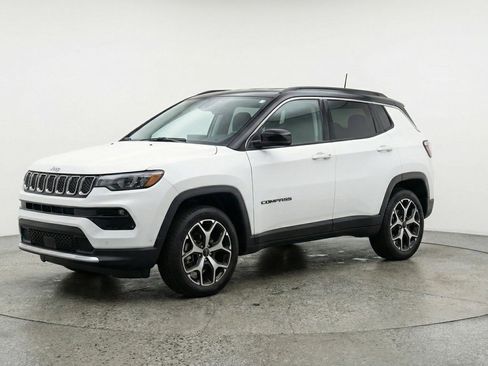Used 2025 Jeep Compass Limited AWD/4WD image 3