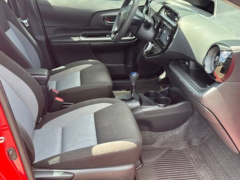 Used 2019 Toyota Prius C FWD image 13