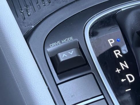 Used 2024 Hyundai Kona SE image 19