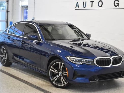 Used 2019 BMW 330i xDrive Sedan w/ Convenience Package AWD/4WD image 1
