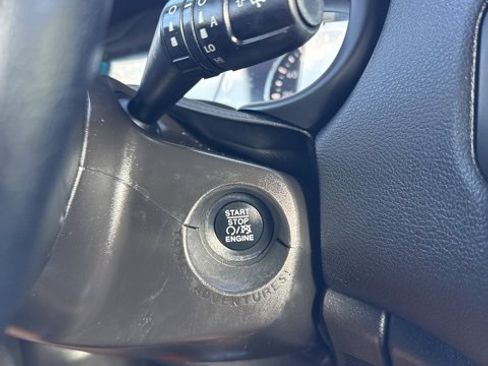 Used 2019 Jeep Renegade Trailhawk image 31