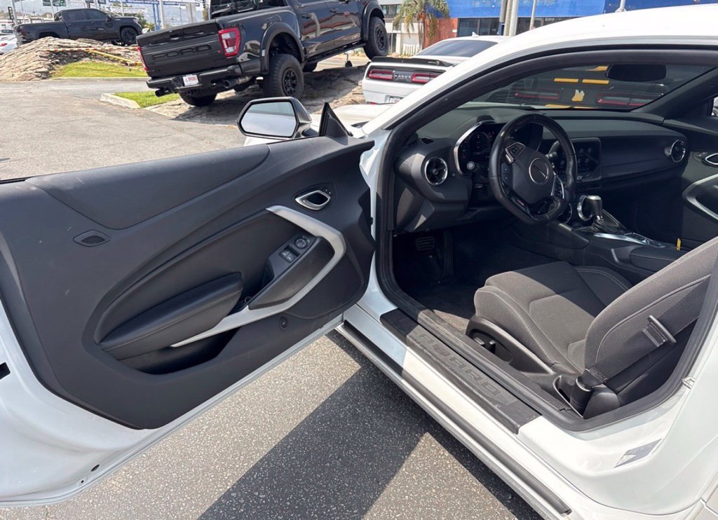 Used 2023 Chevrolet Camaro SS RWD image 6