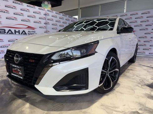 Used 2023 Nissan Altima 2.5 SR w/ SR Premium Package AWD/4WD image 2