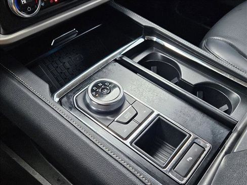 Used 2022 Ford Expedition Max XLT image 12