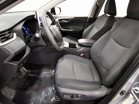 Used 2025 Toyota RAV4 XLE image 13