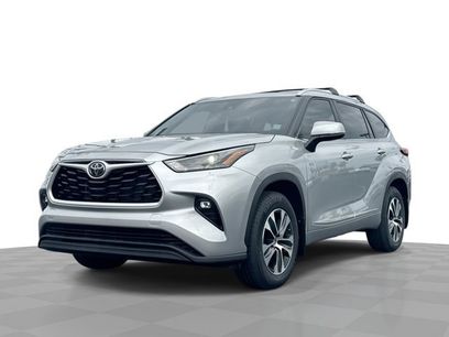 Used 2023 Toyota Highlander AWD