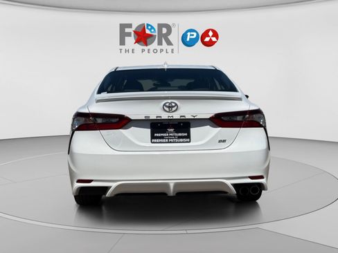 Used 2021 Toyota Camry SE FWD image 4