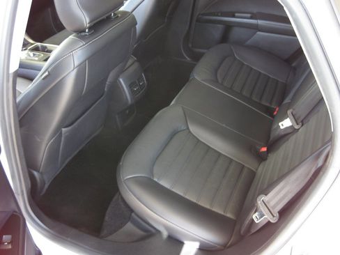 Used 2018 Ford Fusion SE w/ Fusion SE Technology Package FWD image 25