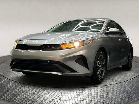 Used 2024 Kia Forte LXS image 4