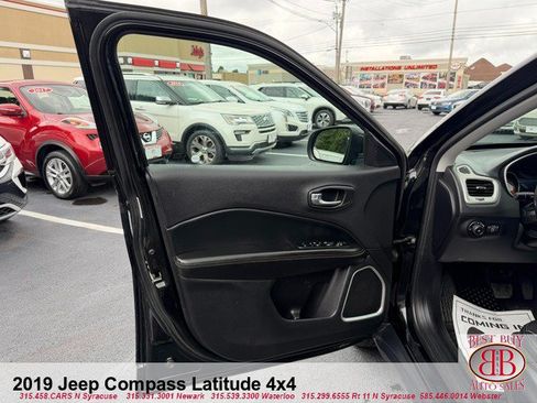 Used 2019 Jeep Compass Latitude w/ Popular Equipment Group AWD/4WD image 9