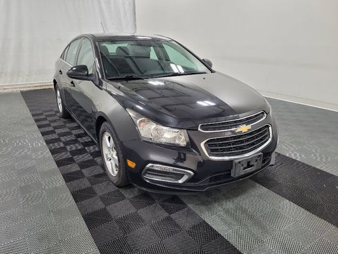Used 2015 Chevrolet Cruze LT w/ Technology Package FWD image 13