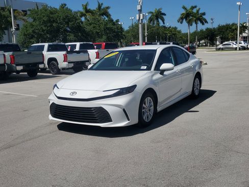 Certified 2025 Toyota Camry LE image 7