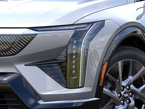 New 2027 Cadillac Optiq Luxury AWD/4WD image 10