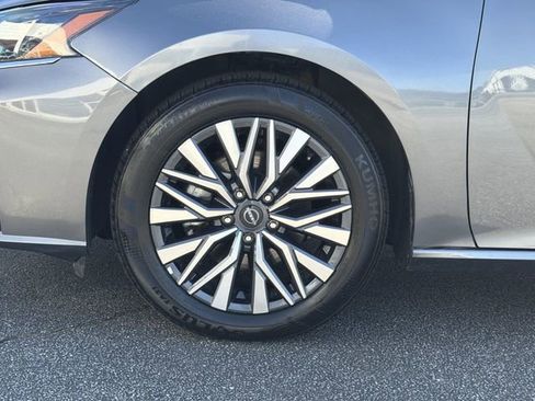 Certified 2025 Nissan Altima 2.5 SV image 28