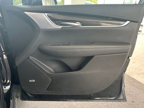 Certified 2024 Cadillac XT6 Sport w/ LPO, Floor Liner Package AWD/4WD image 38