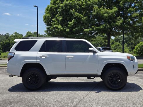 Used 2020 Toyota 4Runner SR5 RWD image 6