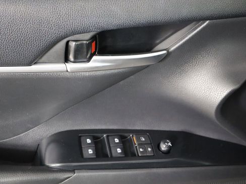 Used 2018 Toyota Camry SE w/ Convenience Package FWD image 20