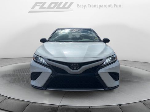 Used 2020 Toyota Camry XSE image 2