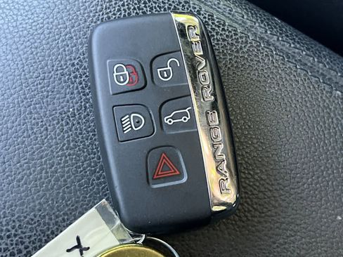Used 2015 Land Rover Range Rover Evoque Pure Plus AWD/4WD image 28
