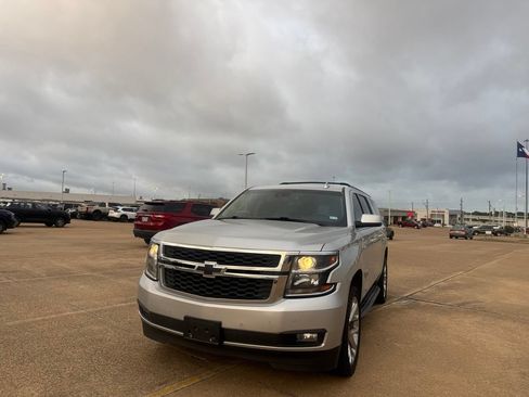 Used 2020 Chevrolet Suburban LT w/ Texas Edition Package RWD image 7