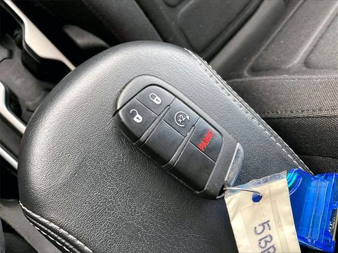 Used 2022 Jeep Renegade Latitude image 27