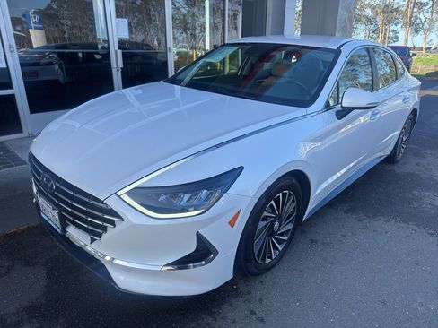 Used 2021 Hyundai Sonata SEL image 2