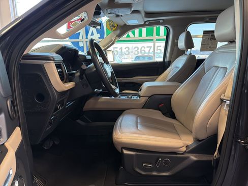 Used 2024 Ford Expedition Max Limited image 19