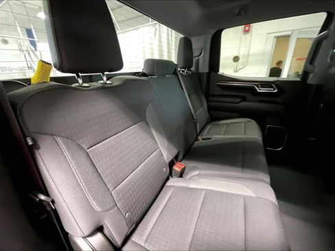 Used 2023 Chevrolet Silverado 1500 LT AWD/4WD image 16