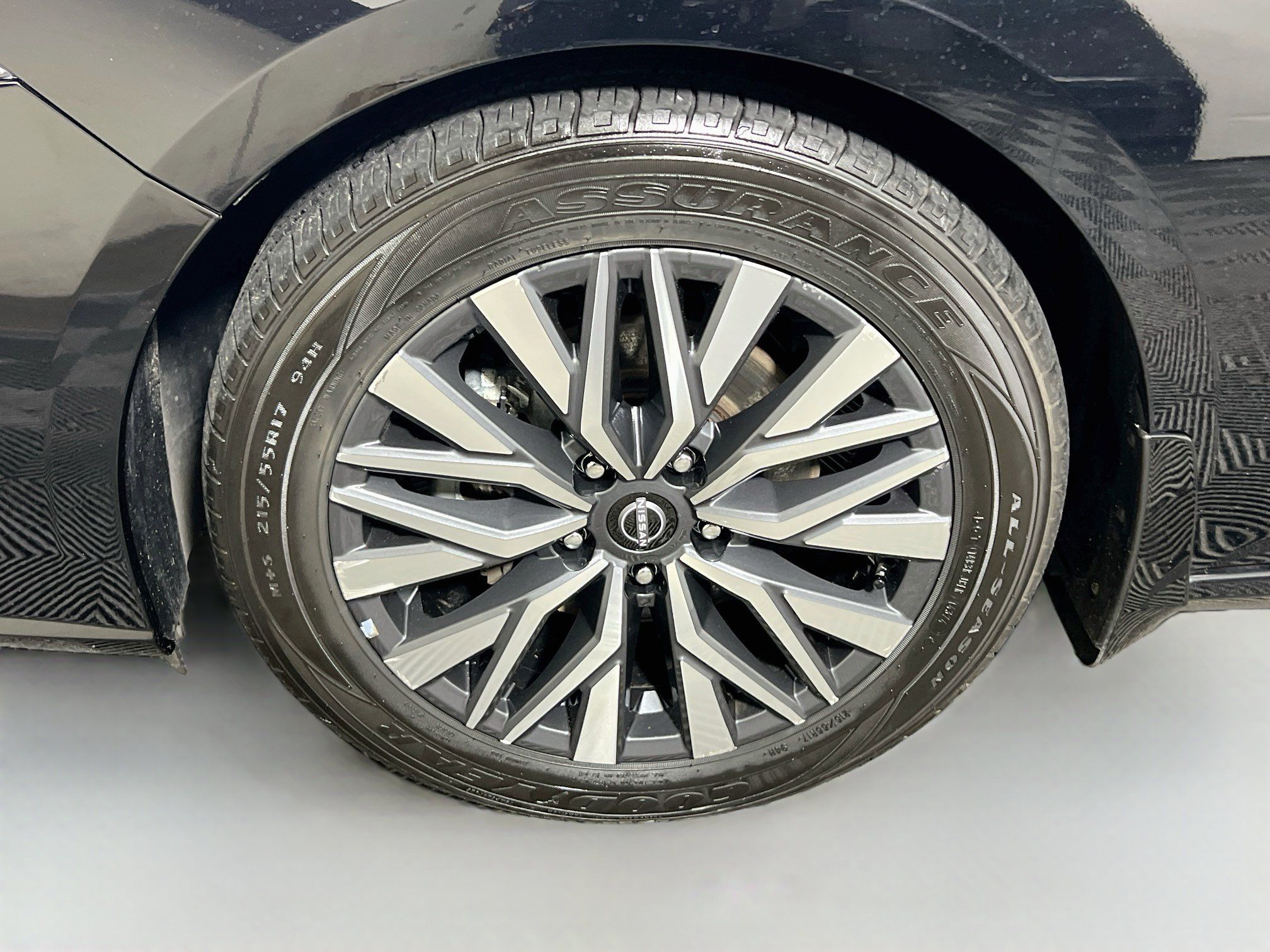 Used 2024 Nissan Altima 2.5 SV FWD image 13