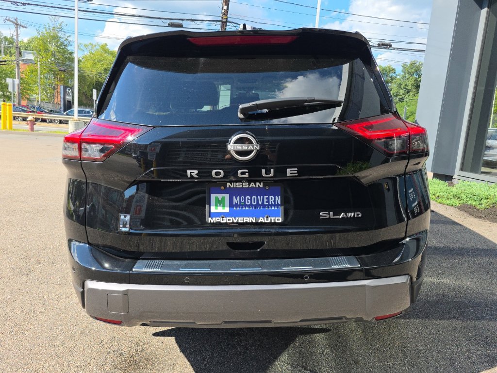 Certified 2025 Nissan Rogue SL AWD/4WD image 4