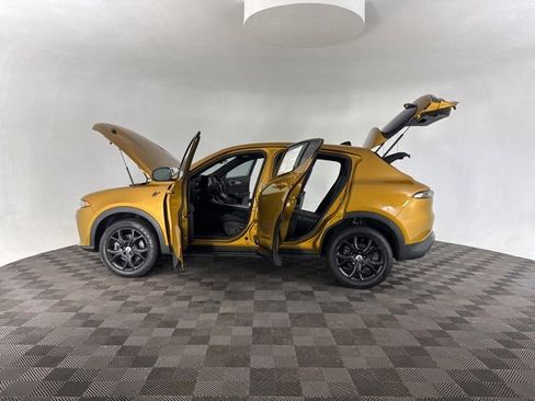 Used 2024 Dodge Hornet GT w/ GT Blacktop Package image 9