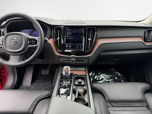 Used 2023 Volvo XC60 T8 Ultimate AWD/4WD image 16